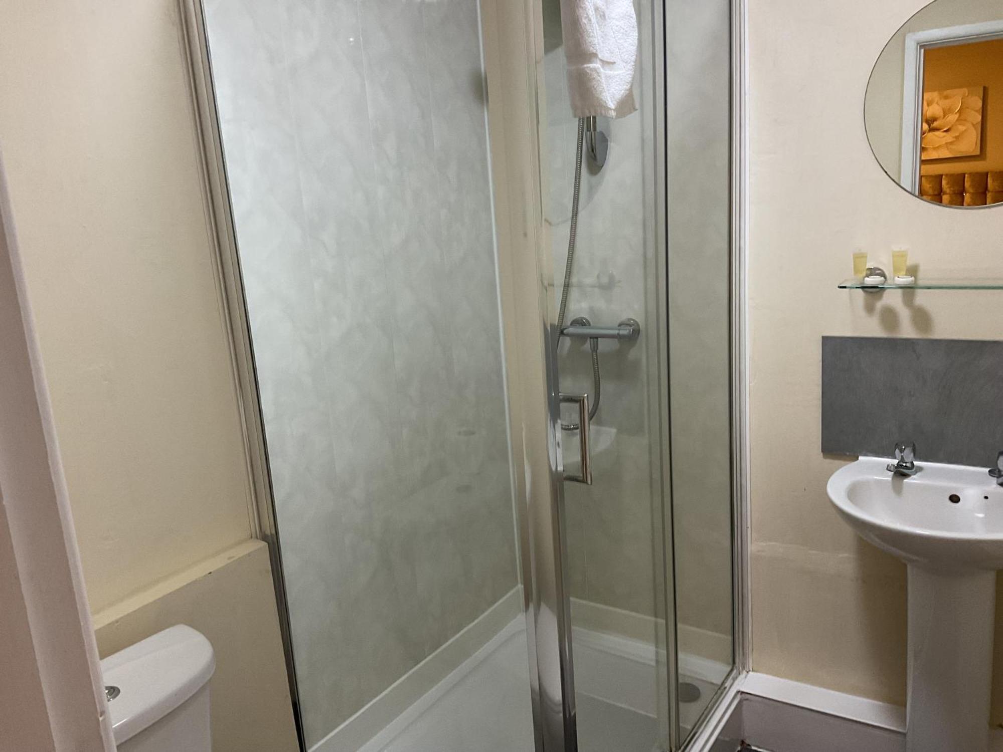 ホテル The Claremont Preston プレストン エクステリア 写真